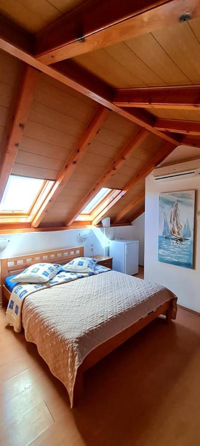 Bed & Breakfast Dionis Вис Екстериор снимка