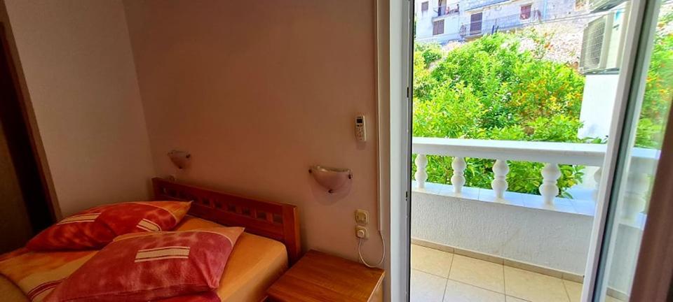 Bed & Breakfast Dionis Вис Екстериор снимка