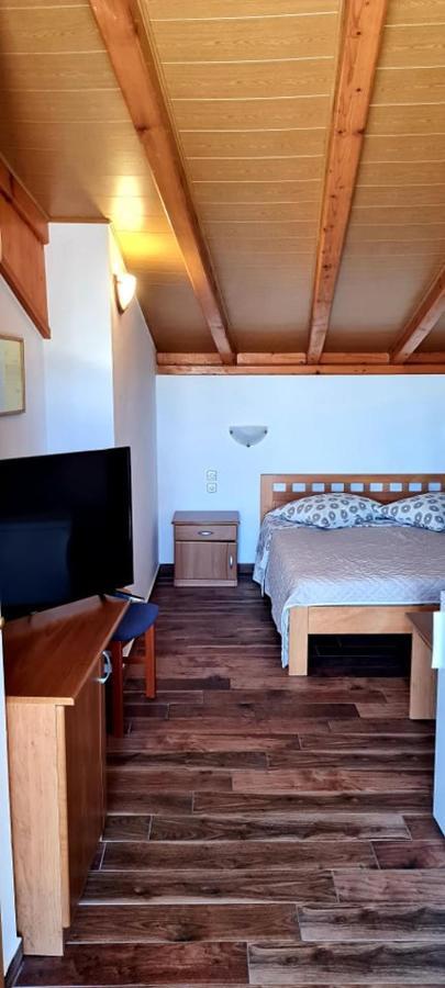 Bed & Breakfast Dionis Вис Екстериор снимка