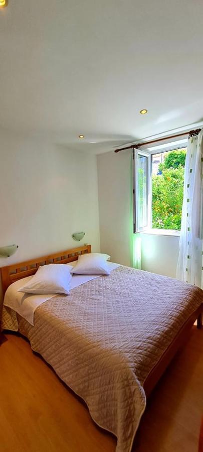 Bed & Breakfast Dionis Вис Екстериор снимка